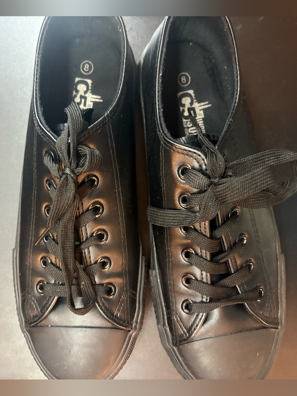 Black Men's Low-Top Casual Sneakers - 8